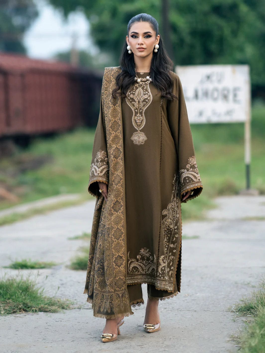 Sapphire Premium Dhanak EMB 3Piece D-003